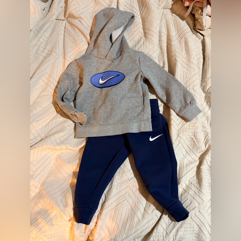 2T Nike Sweatset